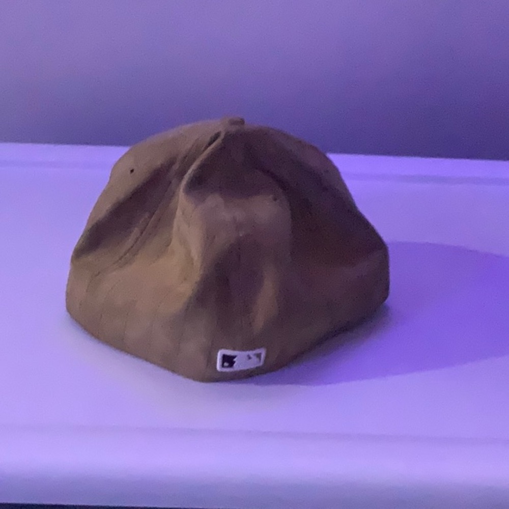 Red Sox hat - Picture 2 of 3